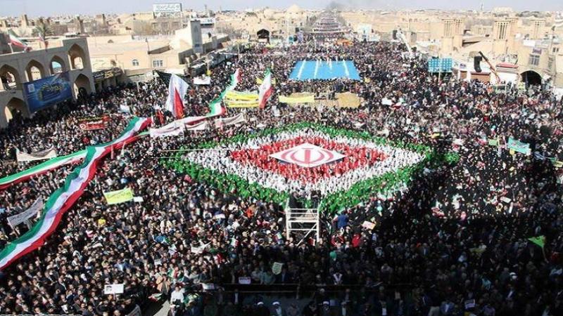 Why hasn't the wave of the Islamic Revolution in Iran subsided like other revolutions in the world?